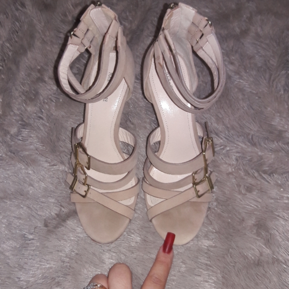 Pour la victoire heels